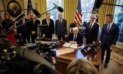 منع «أسوشييتد برس» نهائياً من دخول «المكتب البيضاوي» والطائرة الرئاسية الأميركية